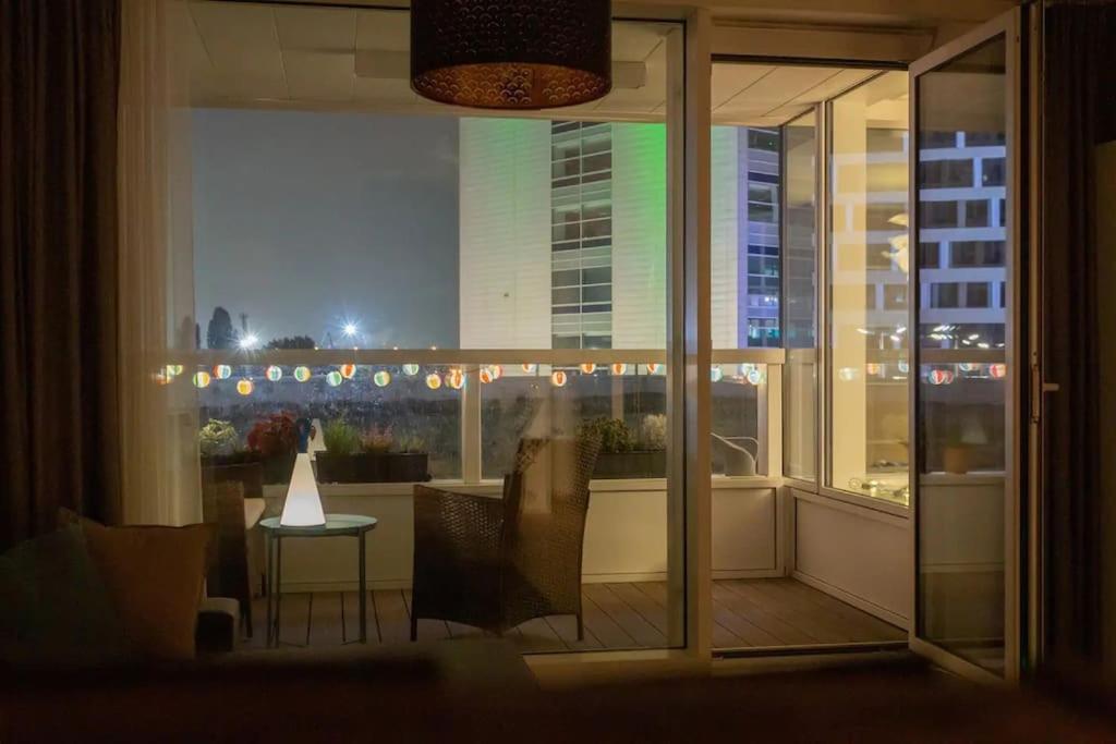 Stylish Getaway In Prime Bratislava Location - By The Danube And Old Town Apartment Bagian luar foto