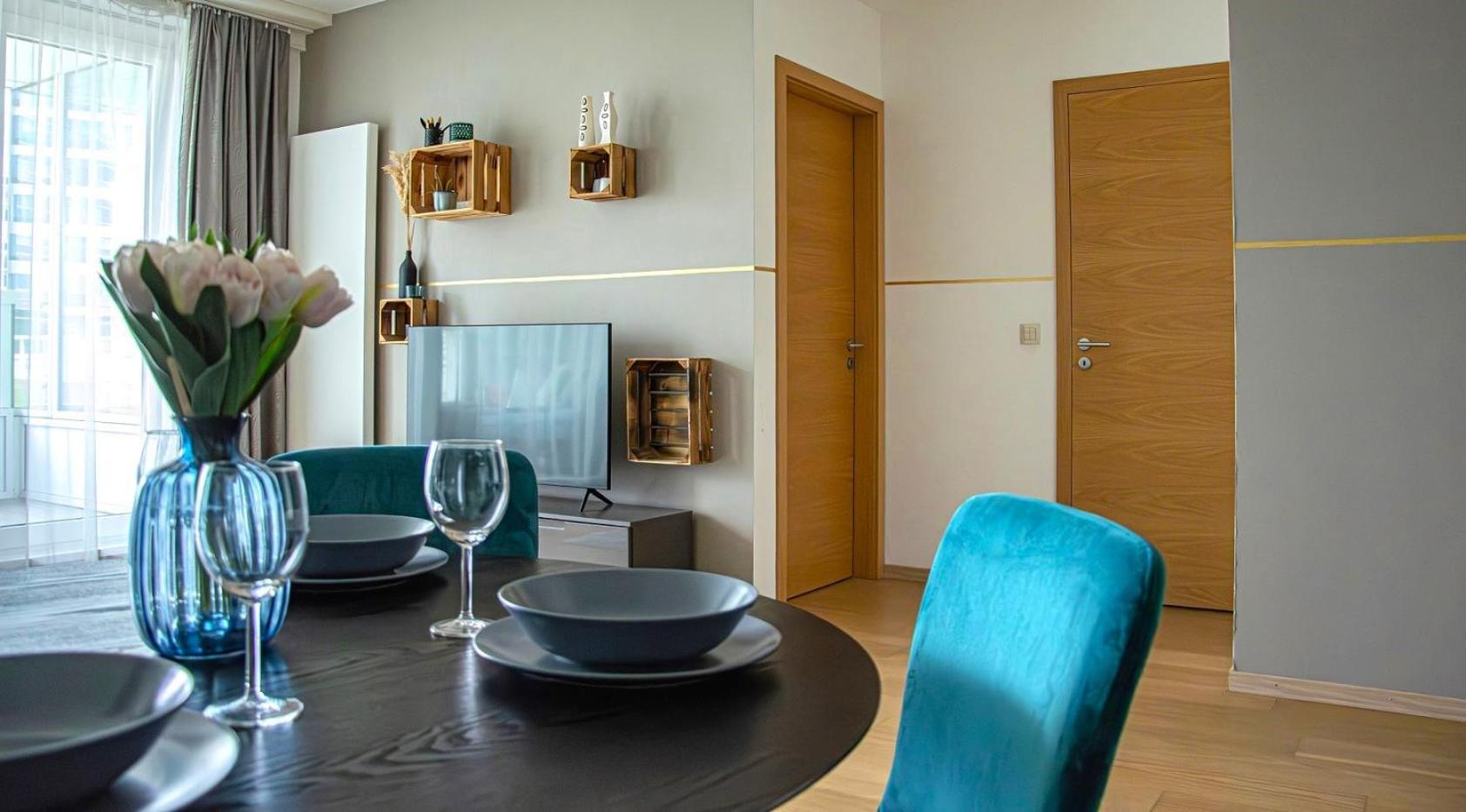 Stylish Getaway In Prime Bratislava Location - By The Danube And Old Town Apartment Bagian luar foto